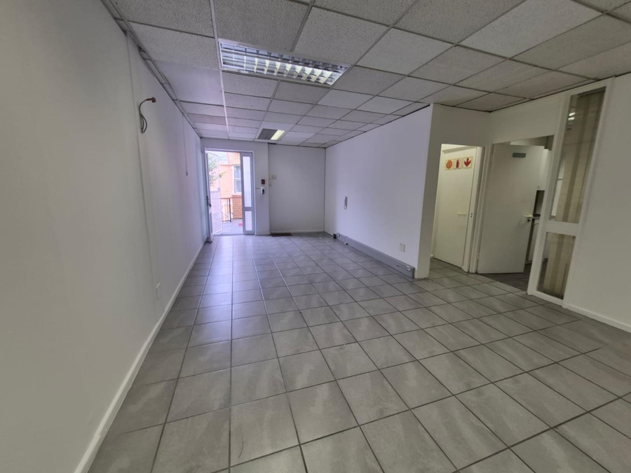 To Let Commercial Property for Rent in Pinelands Western Cape